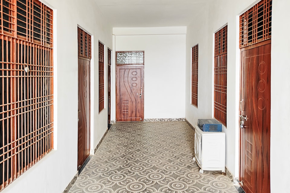 Hotel O R L PALACE, Rambagh Allahabad, Prayagraj