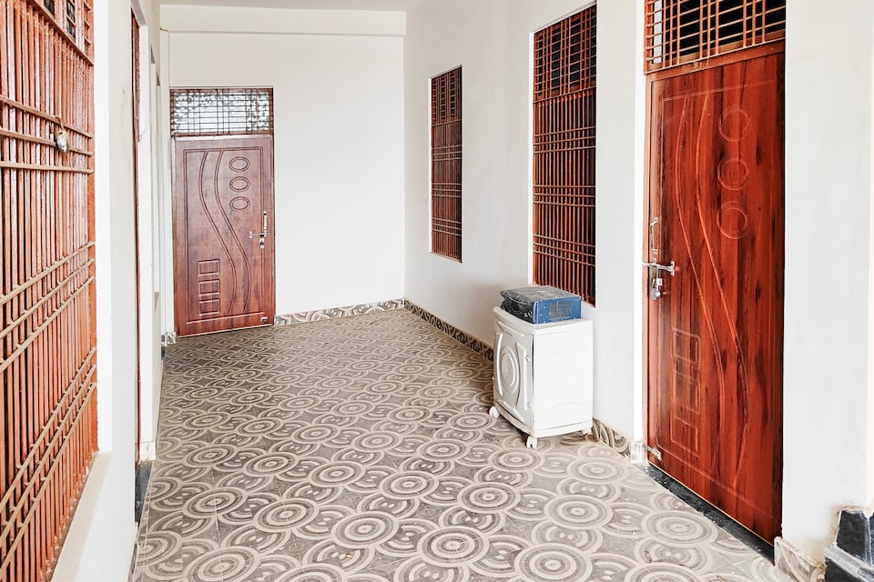 Hotel O R L PALACE, Rambagh Allahabad, Prayagraj