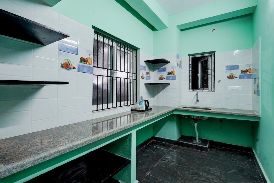 Hotel O  White Inn, GST Chennai, Chennai