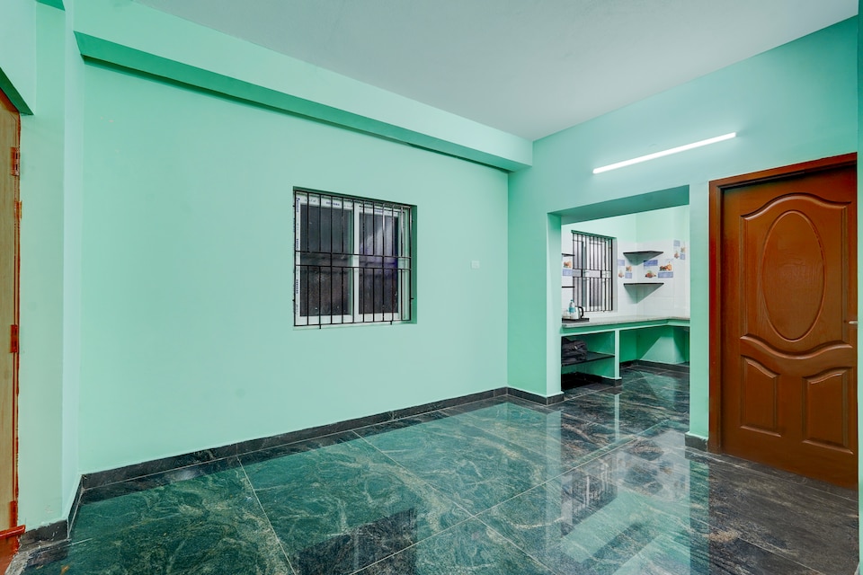 Hotel O  White Inn, GST Chennai, Chennai