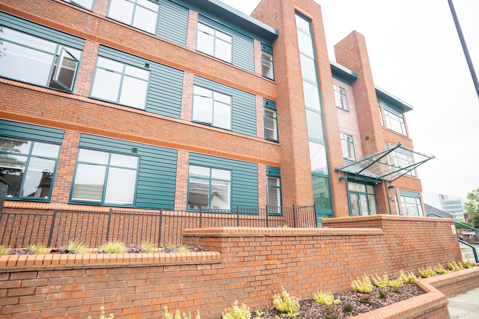 Deluxe & Chic 1 & 2 Bed Apts near Heathrow, Legoland, & Windsor Slough by Belvilla, Slough, Slough