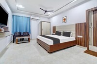 Hotel O Madhavi Palace