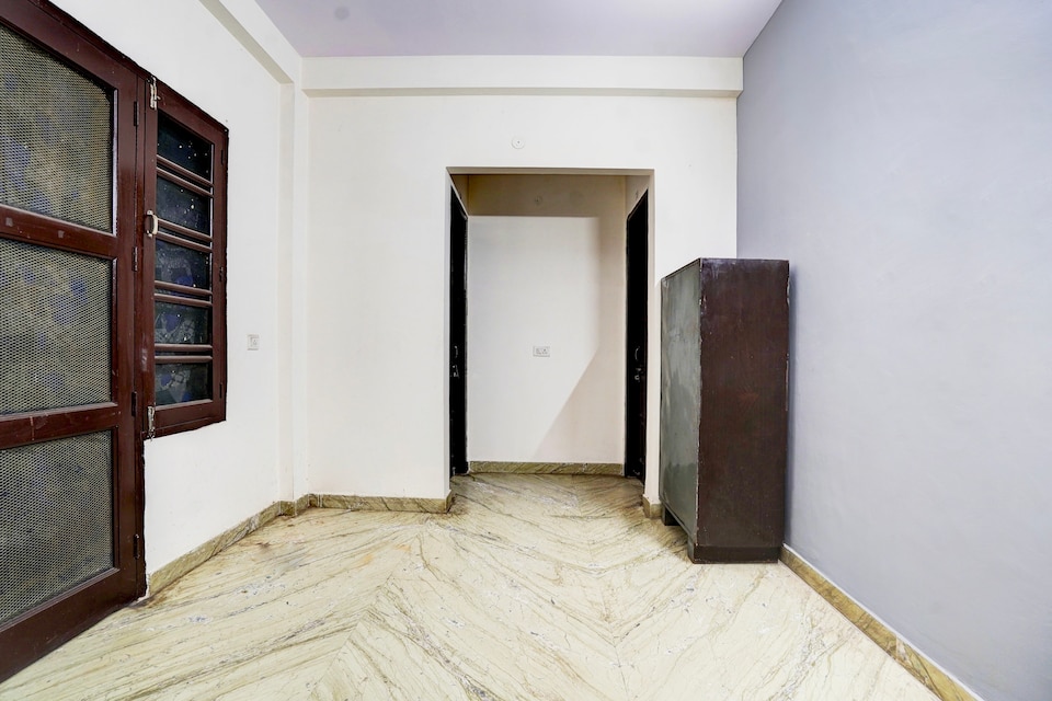 Hotel O Shubham Guest House, Medanta, Gurgaon