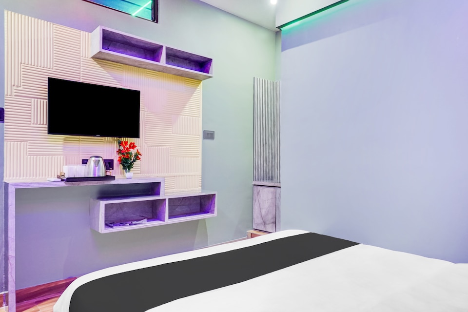 Hotel O Arya, Viman Nagar, Pune