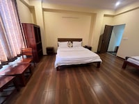 Hotel O Golden Manor Inn