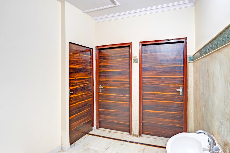 HOTEL O JPS Lux, Paschim Vihar Delhi, Delhi