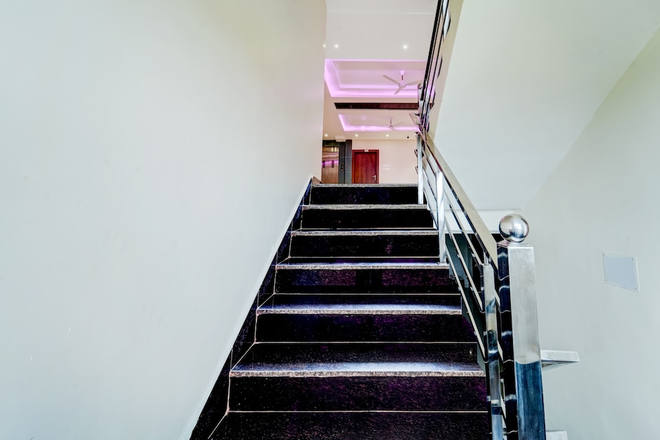 OYO 825700 Hotel La Vista, Piska More, Ranchi