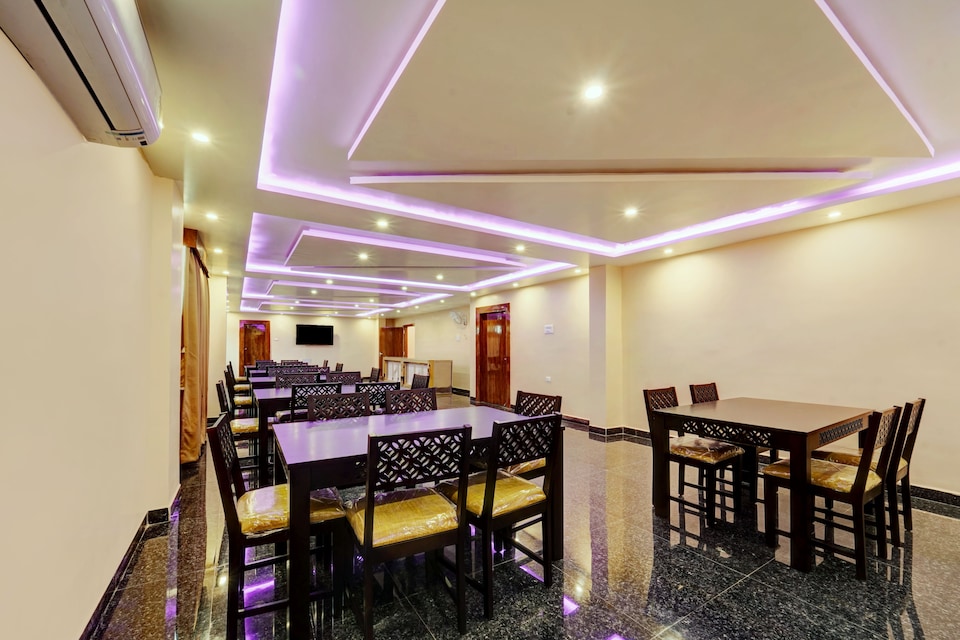 Super OYO 825766 The Dev Regency, Anisabad, Patna