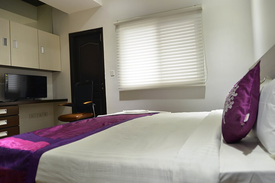 OYO Premium 158 Near Raheja Mindspace, Hitech City Hyderabad, Hyderabad