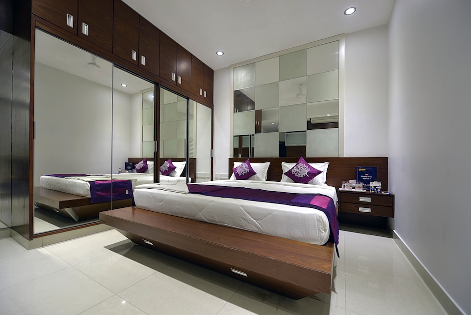 OYO Premium 158 Near Raheja Mindspace, Hitech City Hyderabad, Hyderabad