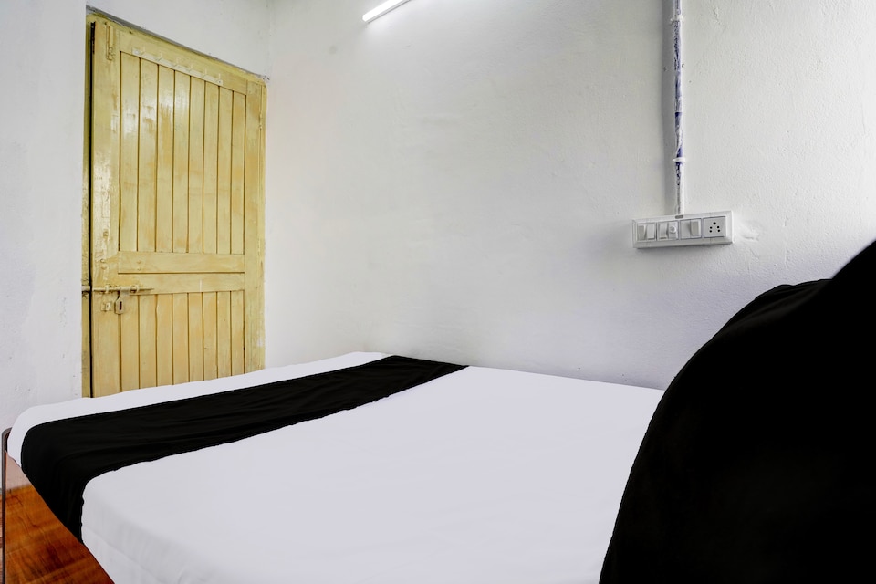 Hotel O Sawariya, Ashram Road Ahmedabad, Ahmedabad