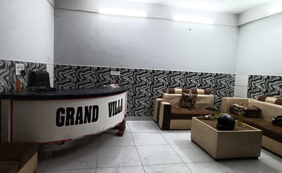 OYO 825880 Dream Shine Guest House, Anand Vihar Delhi, Delhi