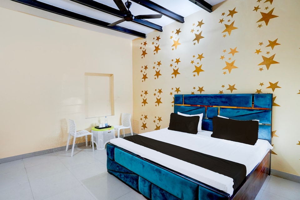 Hotel O YAMUNA RESORT, Noida Expressway SEZ, Noida