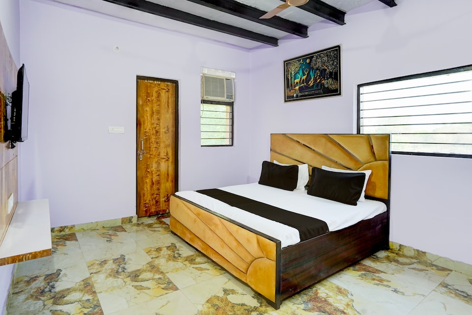 Hotel O YAMUNA RESORT, Noida Expressway SEZ, Noida