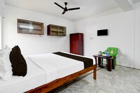 Hotel O HAPPY HOURS