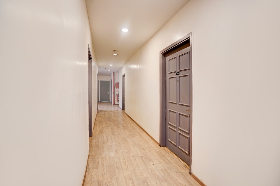 Hotel O Yellow Chilli , Pitampura - Rohini Delhi, Delhi