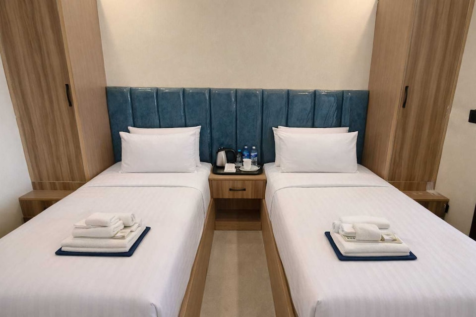 Hotel O Noida 86 retreat, Noida City, Noida