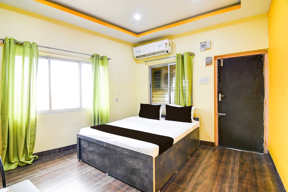 Super Hotel O Daspara Kolkata Formerly Laxmi Guest House, Ruby Hospital Kolkata, Kolkata
