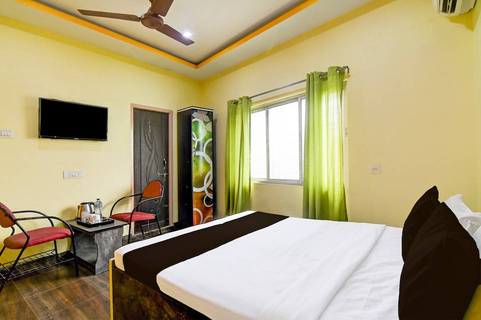 Super Hotel O Daspara Kolkata Formerly Laxmi Guest House, Ruby Hospital Kolkata, Kolkata
