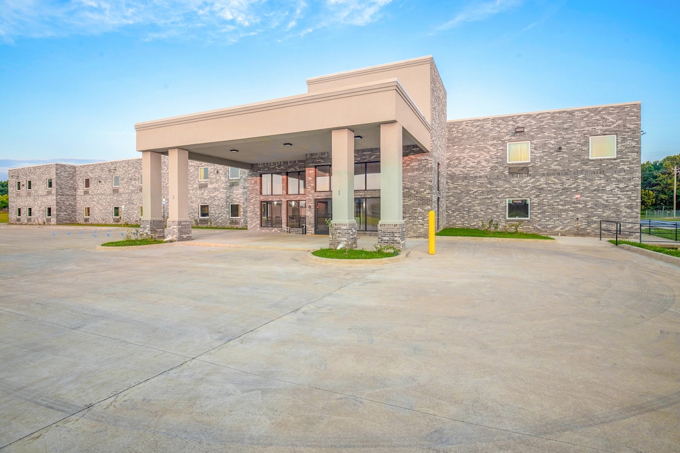 OYO Hotel Adairsville Calhoun South I-75, Adairsville GA, Adairsville GA