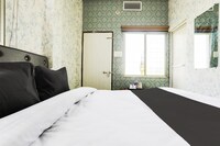 Hotel O Royal Palace