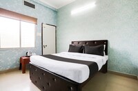 Hotel O Royal Palace