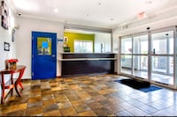 Oyo Townhouse Sulphur,LA Extended Stay I-10