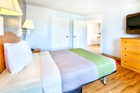 Oyo Townhouse Sulphur,LA Extended Stay I-10