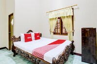 OYO 94003 Anjuk Ladang Homestay