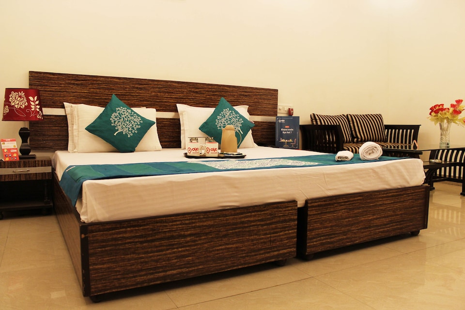 OYO 1876 Hotel Lotus Park, Golf Course Road, Gurgaon