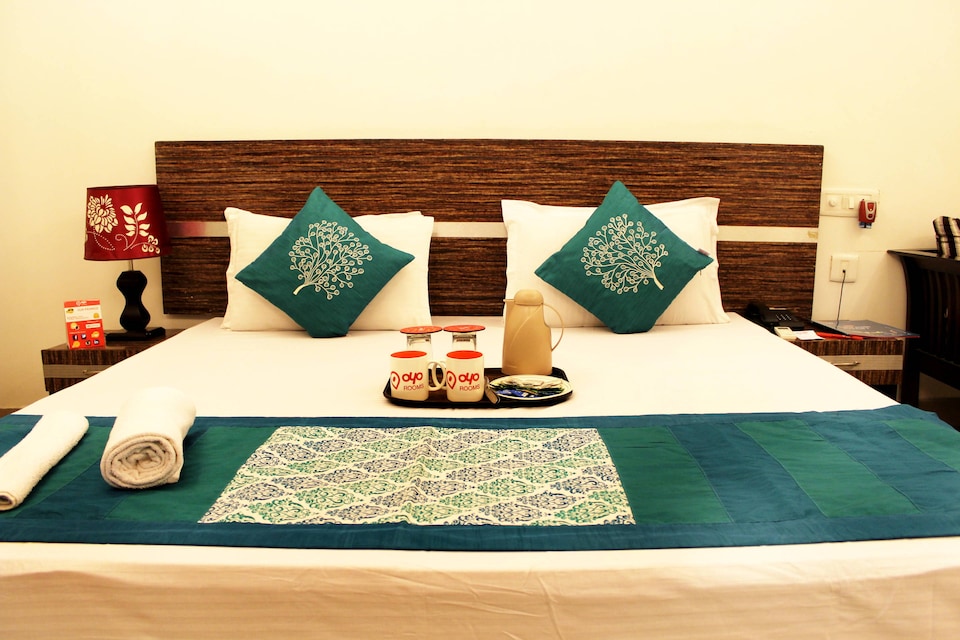 OYO 1876 Hotel Lotus Park, Golf Course Road, Gurgaon