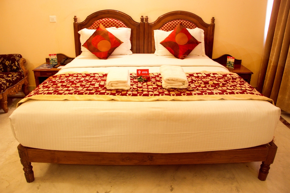 OYO 430 Hotel Emarald, Cyber City Extension, Gurgaon