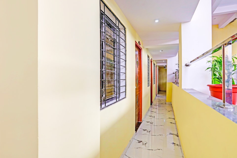 Hotel O Manav, Bus Stand Nagpur, Nagpur