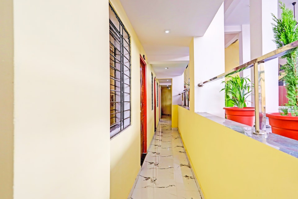 Hotel O Manav, Bus Stand Nagpur, Nagpur