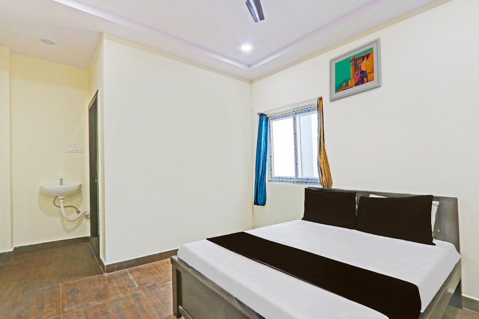 SPOT ON SRI SRI LUCKY HOTEL, LB Nagar - Ramoji, Hyderabad