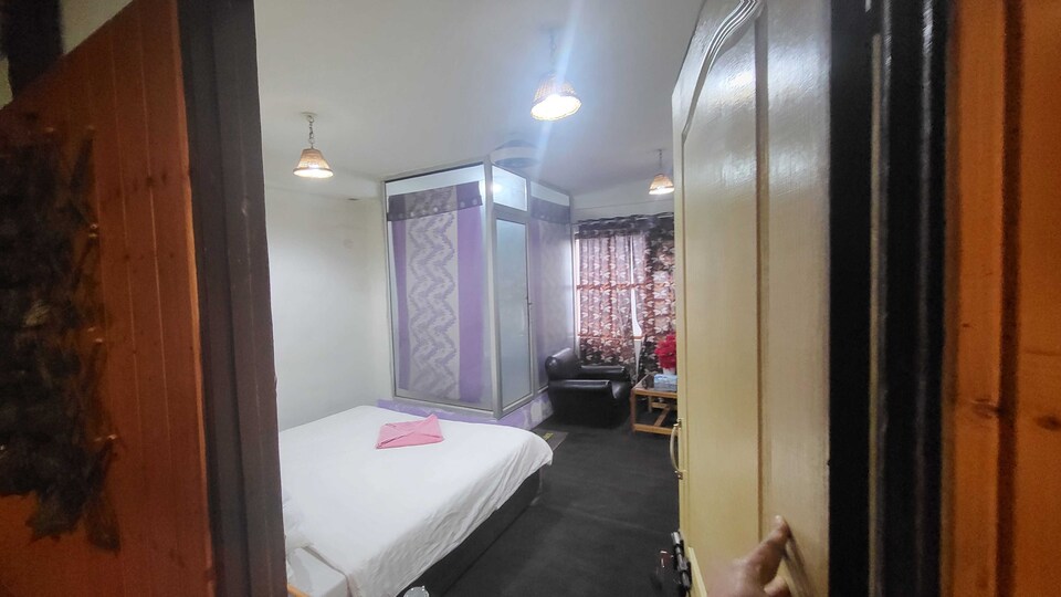 OYO 826399 The Shikara Suites Hotel, Jammu, Jammu
