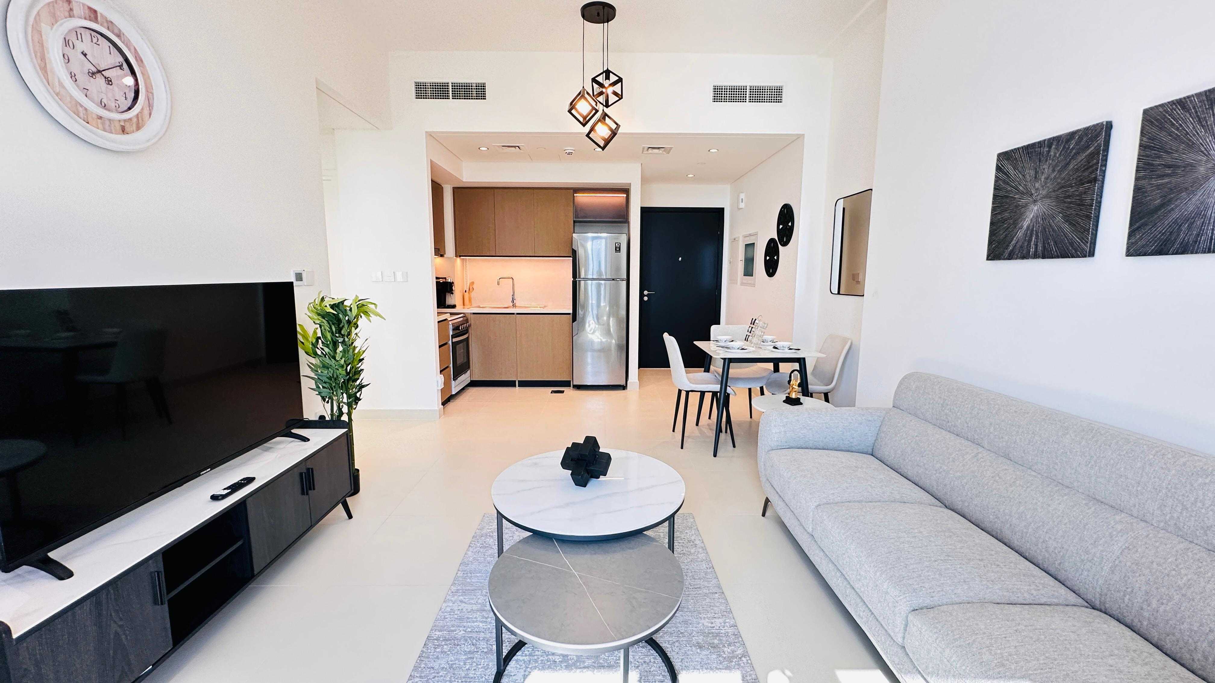 OYO HOME 1350 Premium 1-bed Apt Burj Crown, Business Bay