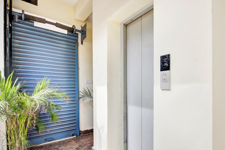 Hotel O Sri Manjunatha Deluxe Suites, Yehalanka Bangalore, Bangalore