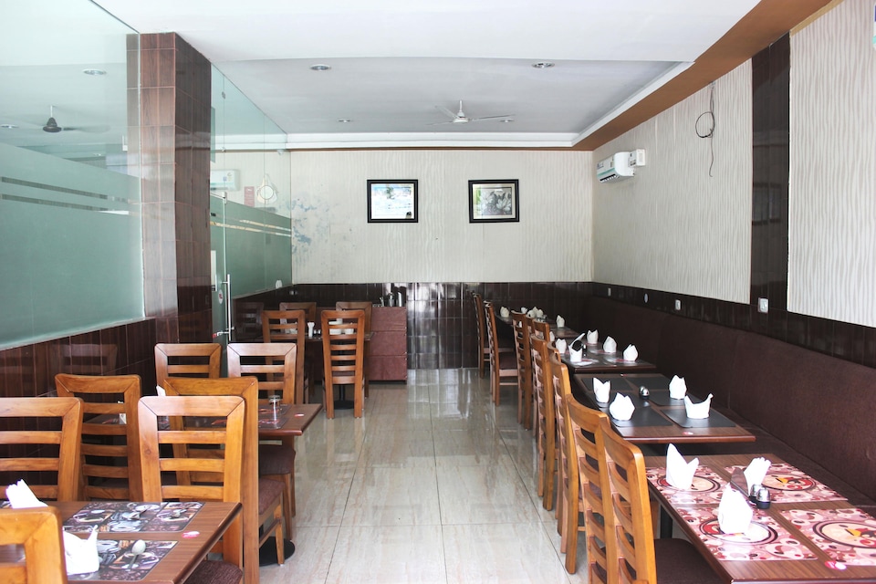 Hotel Royale Park, Old Gurgaon, Gurgaon