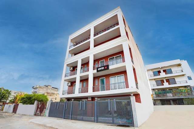 Hotel O by OYO RV HOMES