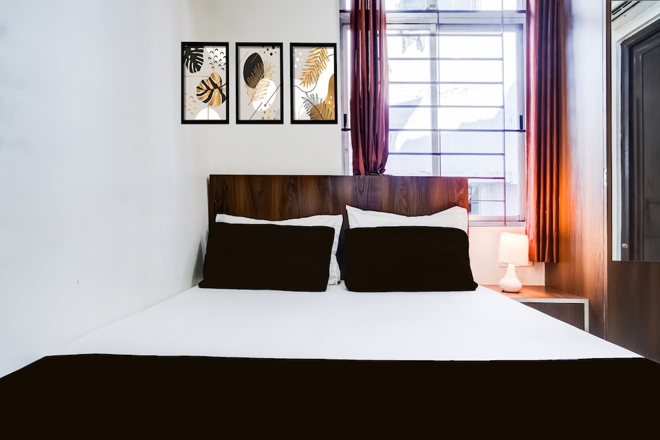 Super COLLECTION O SIXMILE GUWAHATI FORMERLY HOTEL GANGOTRI, Six Mile Guwahati, Guwahati