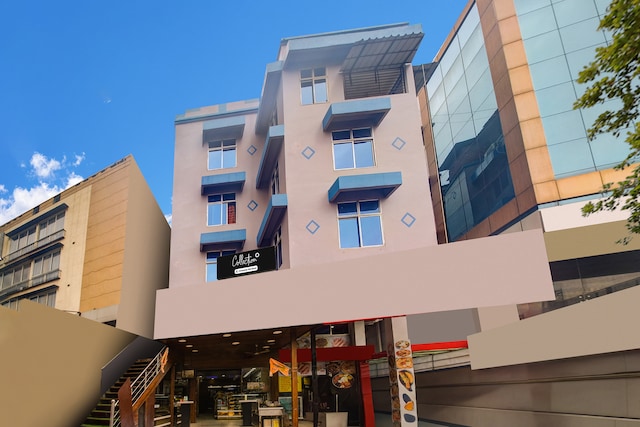 Super COLLECTION O SIXMILE GUWAHATI FORMERLY HOTEL GANGOTRI