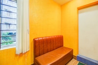 Super Collection O Sixmile Guwahati Formerly Hotel Gangotri