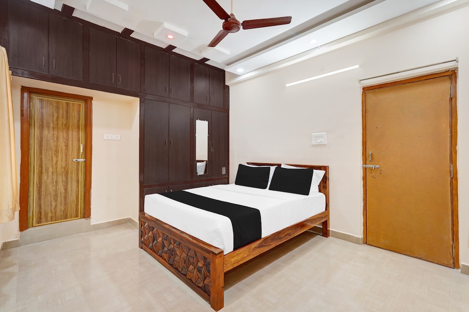 Hotel O AKKSHARA STAY INN, Tiruchanur Road Tirupati, Tirupati