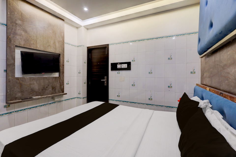 Super Collection O Chidambaram Stadium Formerly Hotel Admire Suit, Chepauk Chennai, Chennai