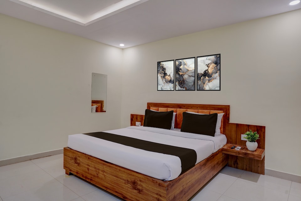 Super Townhouse Hill View Road Bariatu Formerly Hotel Hill Top, Harmu, Ranchi