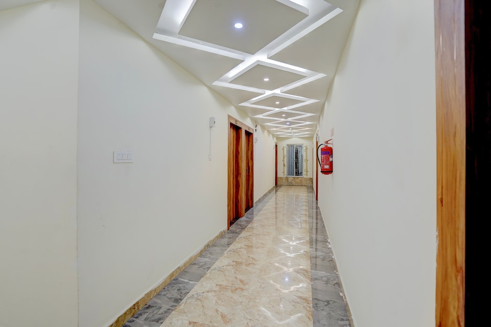 Super Townhouse Hill View Road Bariatu Formerly Hotel Hill Top, Harmu, Ranchi