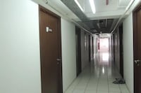 Hotel O Mp Room