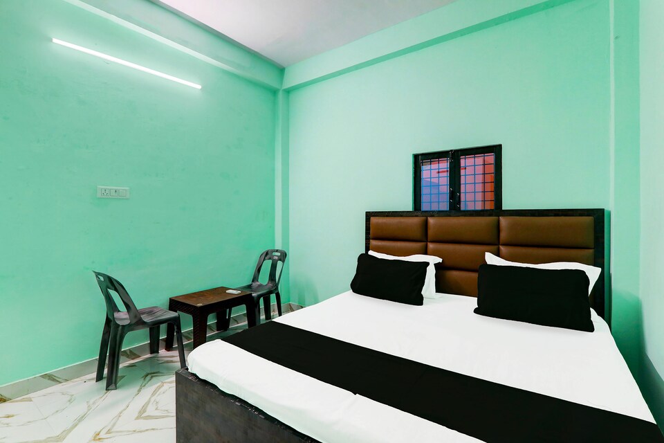 OYO 826969 Hotel AR Complex, Kanpur Railway Station, Kanpur