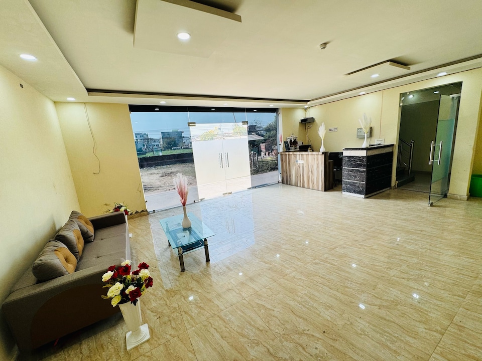 OYO 826985 Manglam Hotel, Faizabad Road, Lucknow